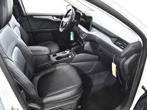 New 2026 Ford Escape SE w/ PHEV Premium Package image 10