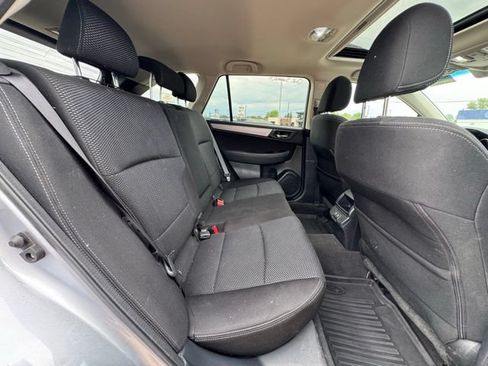 Used 2019 Subaru Outback 2.5i Premium w/ Popular Package #2 AWD/4WD image 14