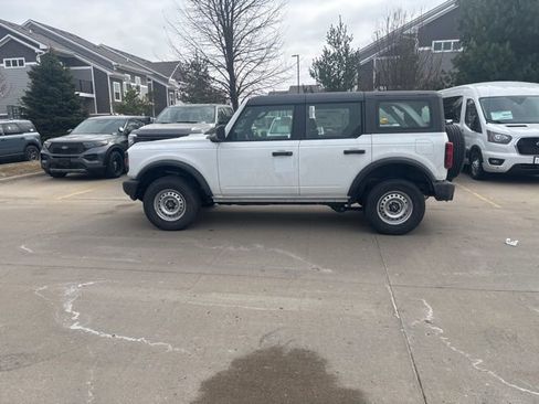 New 2026 Ford Bronco 4-Door image 8