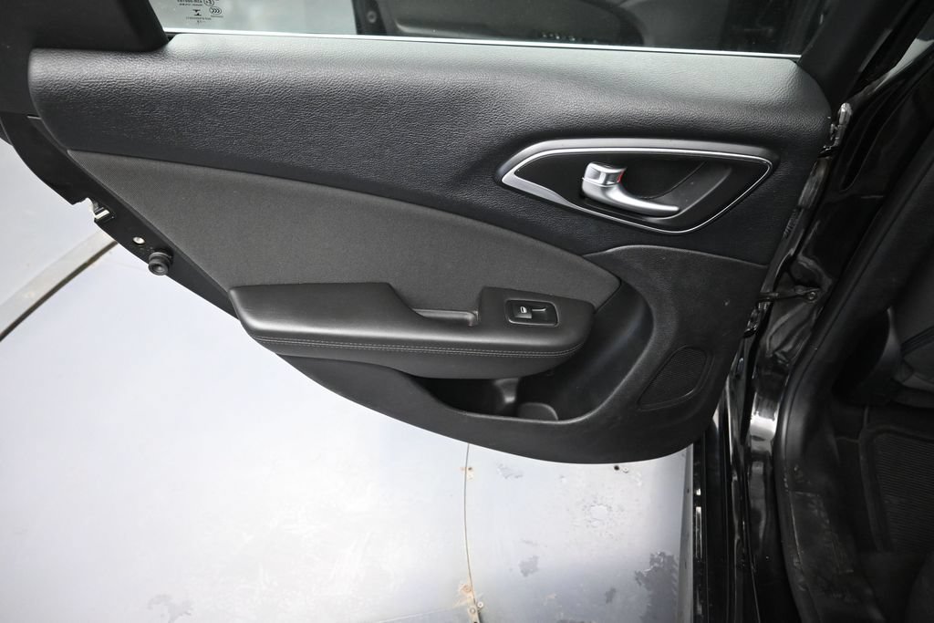 Used 2016 Chrysler 200 Limited w/ Anniversary Edition FWD image 28