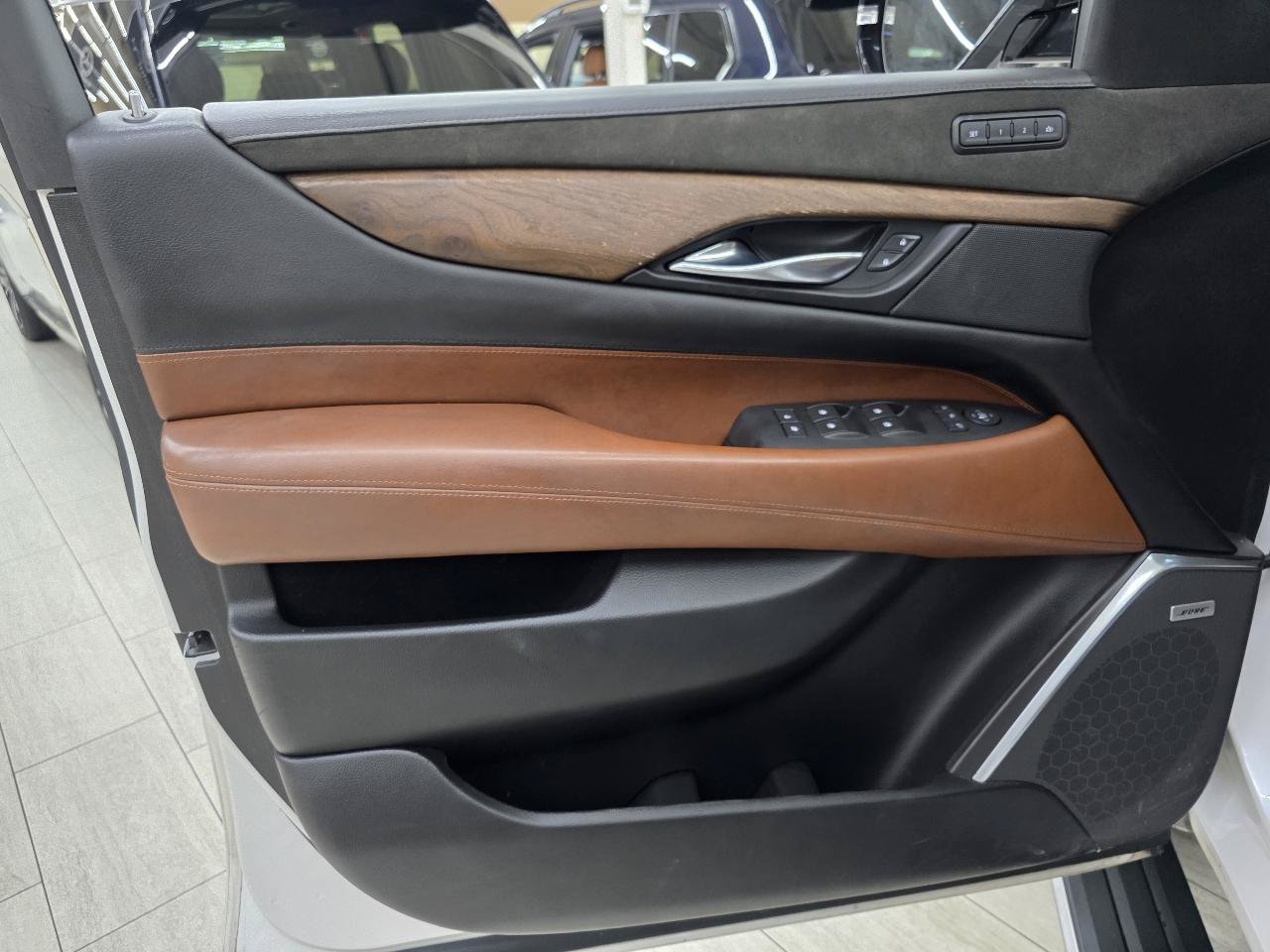 Used 2019 Cadillac Escalade Premium Luxury AWD/4WD image 42