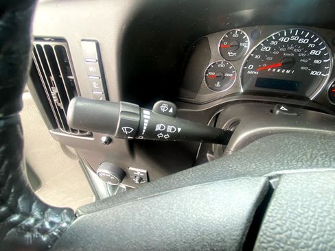 Used 2022 Chevrolet Express 3500 RWD 3500 135 w/ Driver Convenience Package image 27