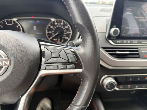Used 2024 Nissan Altima 2.5 SR FWD image 20
