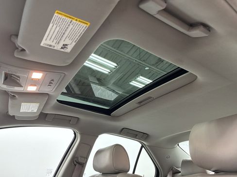 Used 2006 Cadillac STS w/ Preferred Equipment Group image 19