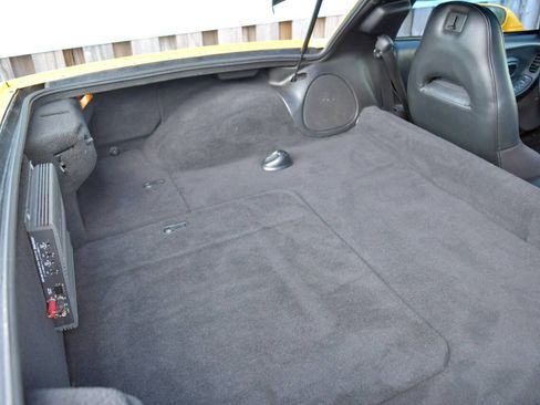 Used 2003 Chevrolet Corvette Coupe w/ Preferred Equipment Group image 39