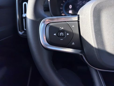 Certified 2025 Volvo XC40 B5 Plus image 5