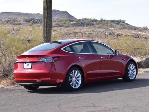Used 2018 Tesla Model 3 Long Range RWD image 6