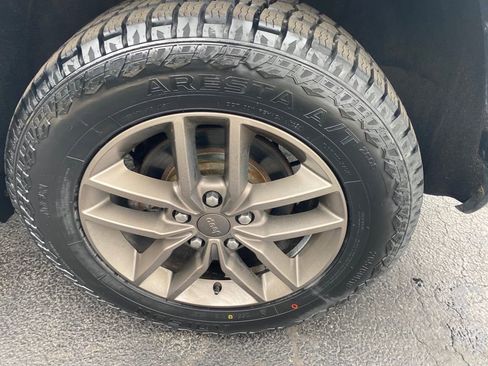 Used 2016 Jeep Grand Cherokee Laredo 75th Anniversary image 30