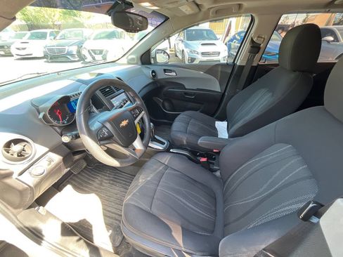 Used 2014 Chevrolet Sonic LT w/ Fun and Sun Package FWD image 9