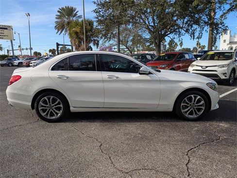 Used 2018 Mercedes-Benz C 300 4MATIC Sedan image 4