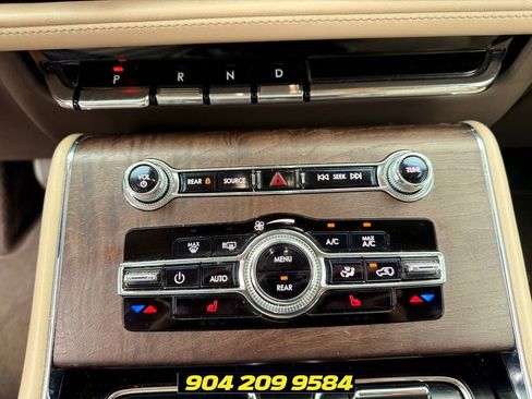 Used 2021 Lincoln Aviator Reserve w/ Class IV Trailer Tow Package AWD/4WD image 17