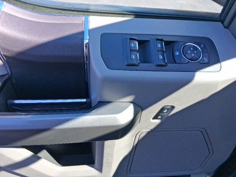 Used 2016 Ford F150 XLT image 14