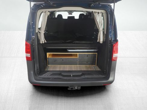 Used 2021 Mercedes-Benz Metris Passenger image 9