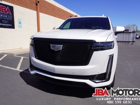 Used 2021 Cadillac Escalade Sport Platinum w/ LPO, ONYX Package image 39