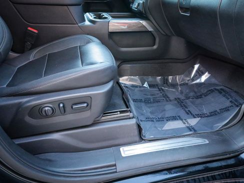 Used 2021 Chevrolet Silverado 3500 LTZ w/ LTZ Convenience Package image 24