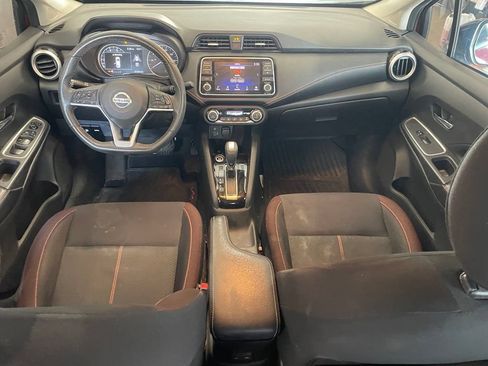 Certified 2022 Nissan Versa SR FWD image 11