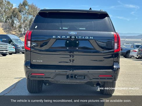 Used 2025 Ford Expedition Active RWD image 6