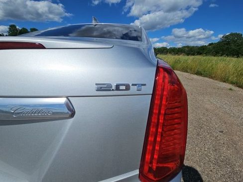 Used 2018 Cadillac CTS Luxury RWD image 4