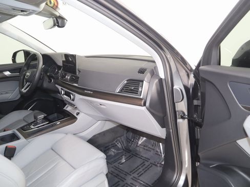 Used 2024 Audi Q5 2.0T Premium w/ Convenience Package image 43