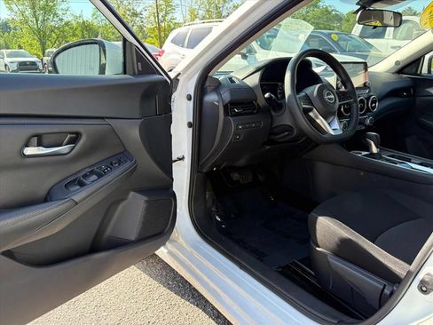 Used 2024 Nissan Sentra SV FWD image 14