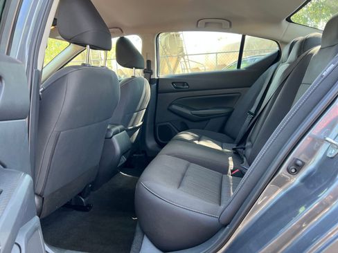 Used 2025 Nissan Altima 2.5 SV image 27