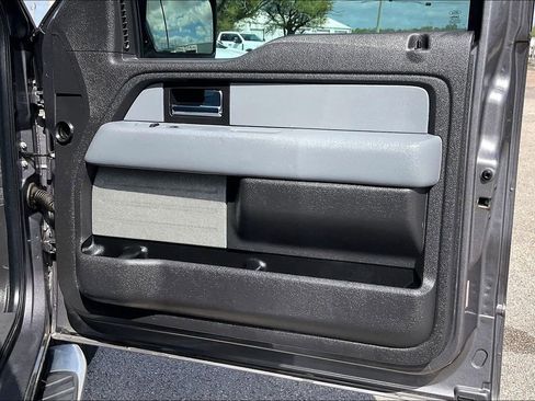 Used 2012 Ford F150 XLT w/ XLT Chrome Pkg image 28