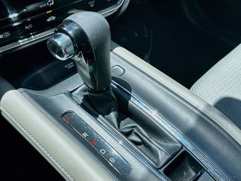 Used 2019 Honda HR-V EX image 16