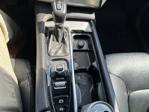 Used 2016 Volvo XC90 T5 Momentum FWD image 20
