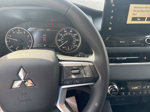 New 2026 Mitsubishi Outlander ES image 10