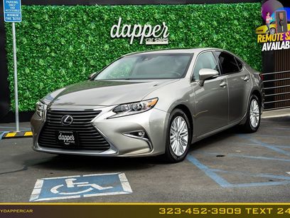 Used 2017 Lexus ES 350 w/ Accessory Package 2