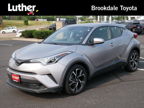 Used 2019 Toyota C-HR XLE FWD image 1