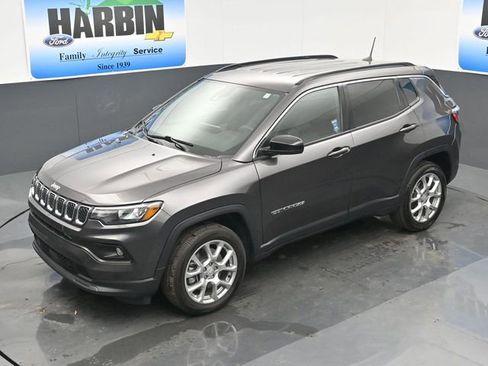 Used 2023 Jeep Compass Latitude AWD/4WD image 23