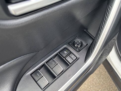 Used 2025 Toyota RAV4 XLE AWD/4WD image 12