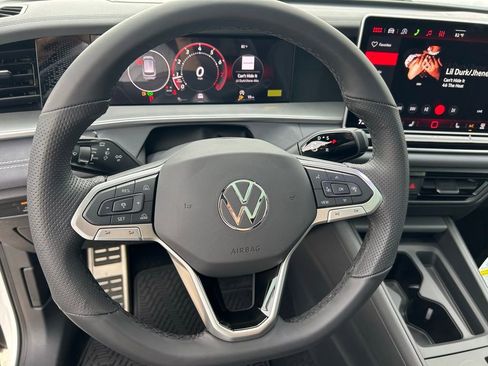 New 2026 Volkswagen Tiguan SE R-Line image 28