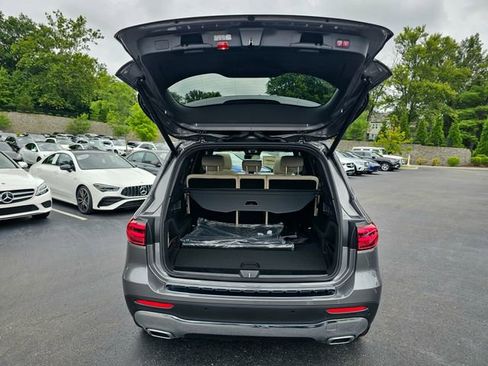 New 2026 Mercedes-Benz GLB 250 4MATIC image 9