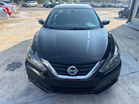 Used 2016 Nissan Altima 2.5 SR w/ LED Appearance Package FWD image 5