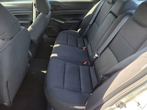 Used 2024 Nissan Altima 2.5 SV FWD image 11