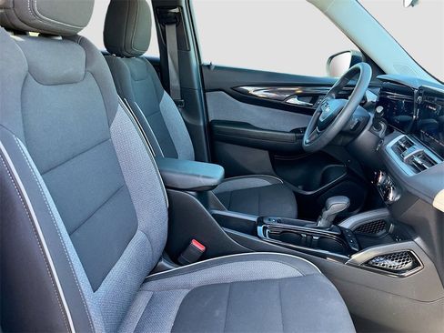 Used 2024 Chevrolet TrailBlazer LS w/ LS Convenience Package image 25