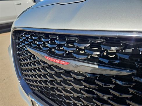 Used 2023 Chrysler 300 S image 31