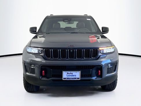 Used 2022 Jeep Grand Cherokee Trailhawk image 2