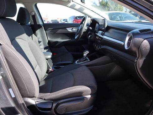 Used 2024 Kia Forte LXS w/ LXS Technology Package image 11