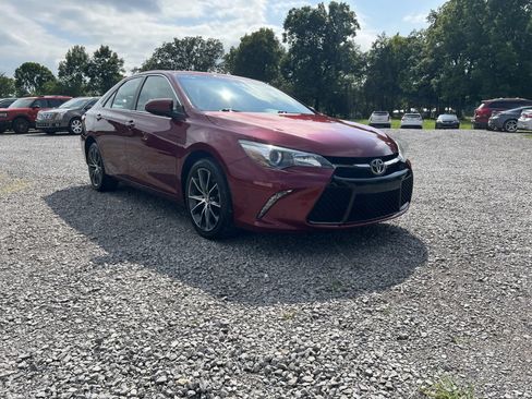 Used 2015 Toyota Camry XSE FWD image 8
