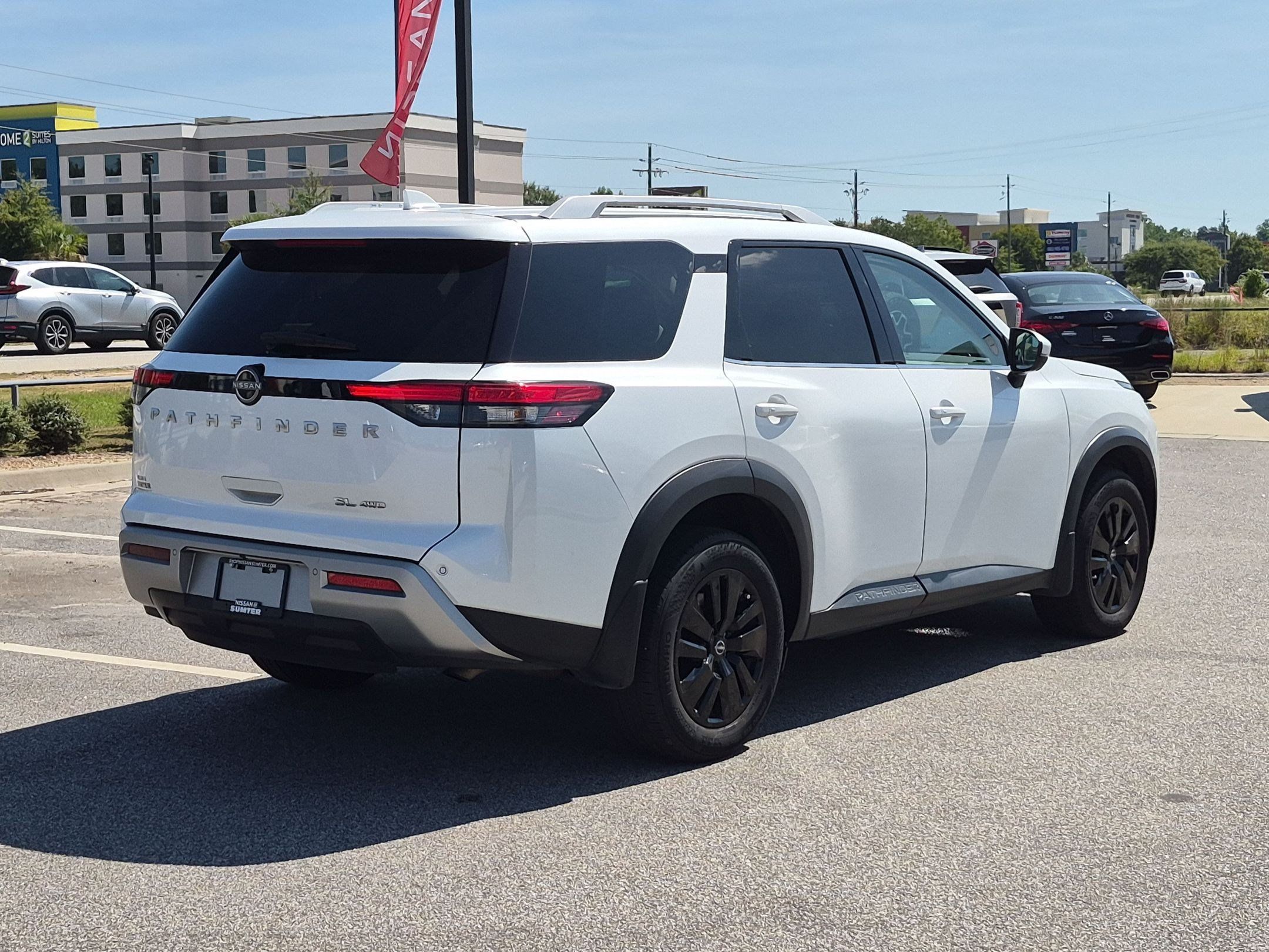 Certified 2025 Nissan Pathfinder SL AWD/4WD image 4