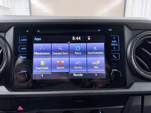 Used 2019 Toyota Tacoma TRD Off-Road w/ Technology Package AWD/4WD image 19