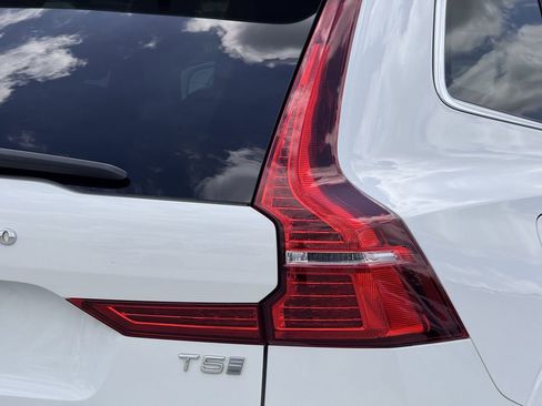 Used 2020 Volvo XC60 T5 Inscription FWD image 11