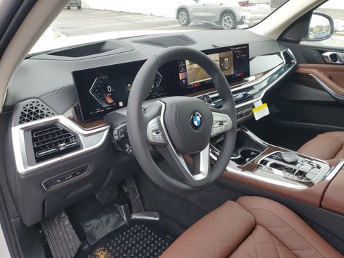 New 2026 BMW X7 xDrive40i w/ Premium Package image 10