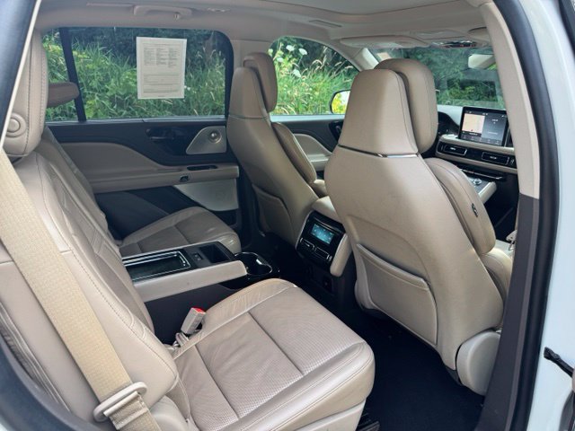 Used 2020 Lincoln Aviator Reserve w/ Equipment Group 202A AWD/4WD image 17