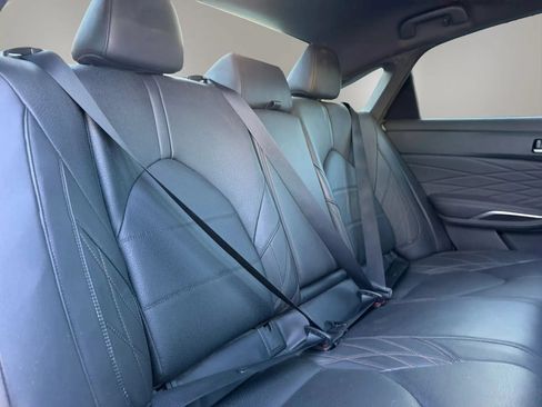Used 2021 Toyota Avalon Limited w/ Advanced Safety Package FWD image 17
