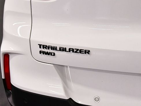 Used 2024 Chevrolet TrailBlazer RS w/ Convenience Package AWD/4WD image 10
