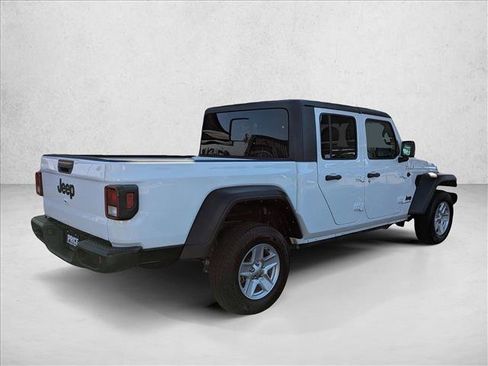 Used 2023 Jeep Gladiator Sport image 5